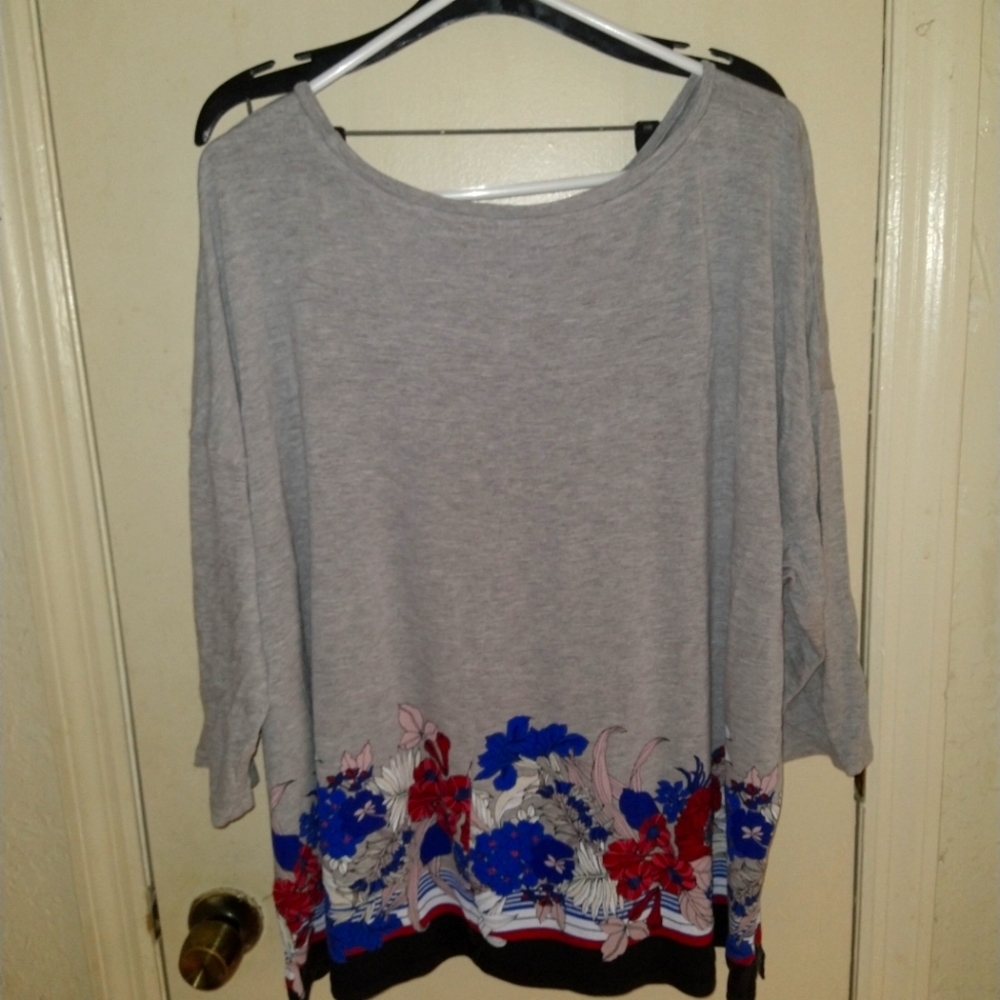 Women's flower t-shirt